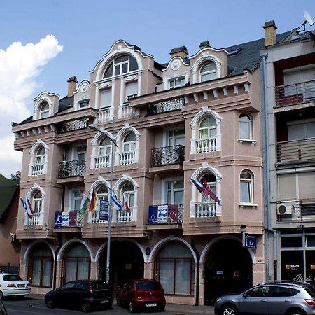 Vila Ile De France โนวีซาด ภายนอก รูปภาพ