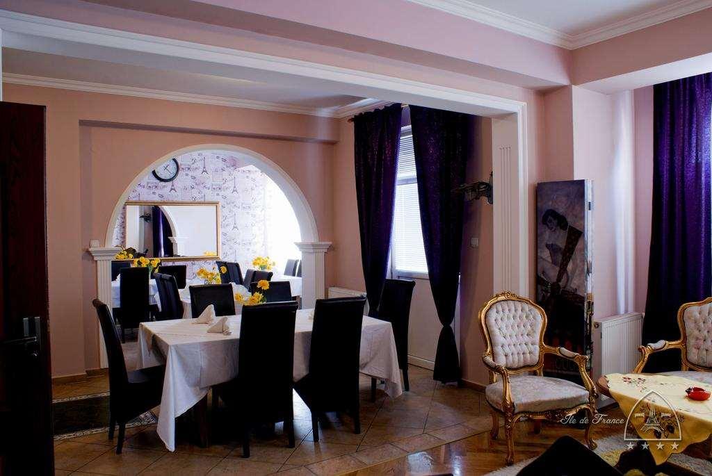 Vila Ile De France โนวีซาด ร้านอาหาร รูปภาพ
